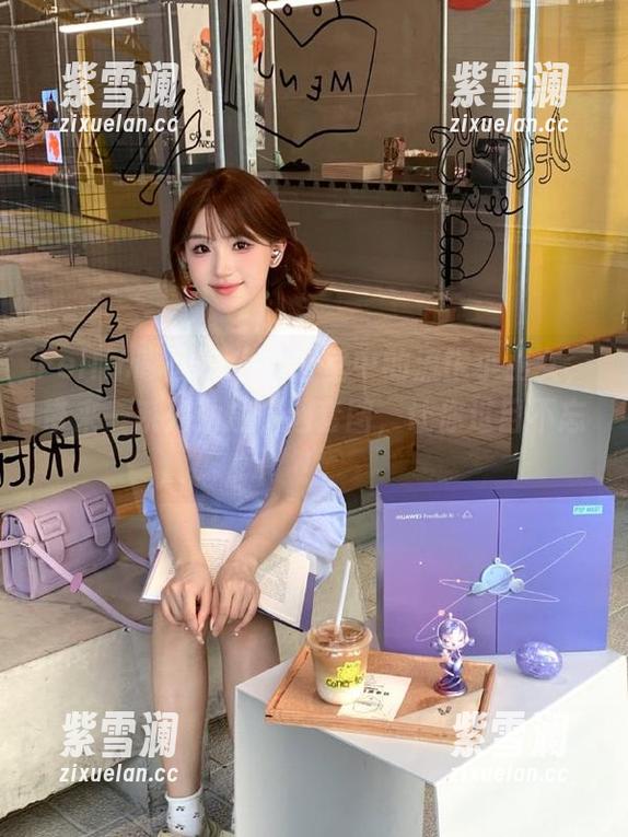 Feilin嗲囡囡-流氓小巫女 Feilin嗲囡囡 - 办公室中的流氓小巫女,带来一系列劲爆精选套图,让你过目不忘!