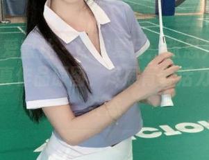 IMiss爱蜜社 – 热辣夏日：张思允Nice泳池写真作品原图，尽展青春活力与优雅姿态