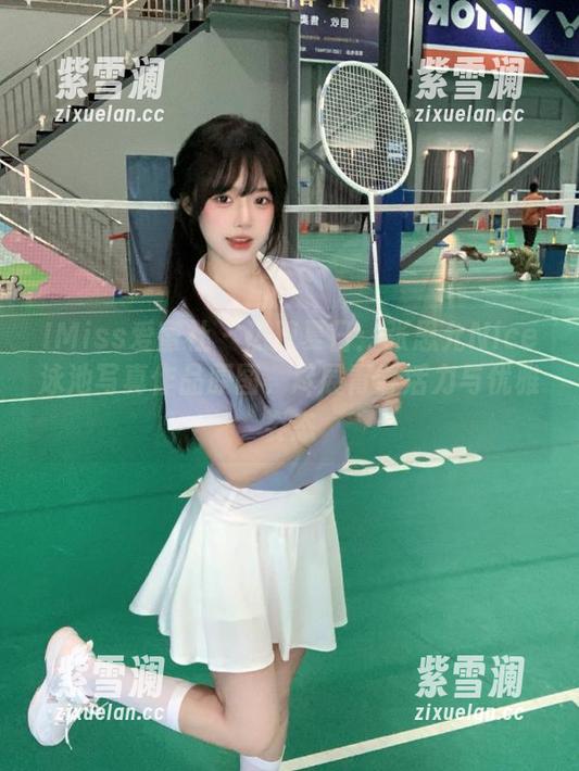 IMiss爱蜜社-张思允Nice IMiss爱蜜社 - 热辣夏日:张思允Nice泳池写真作品原图,尽展青春活力与优雅姿态