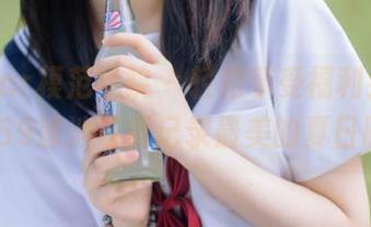 MFStar模范学院 – 轻松享受福利！lingyu69泳池写真记录最美的夏日时光