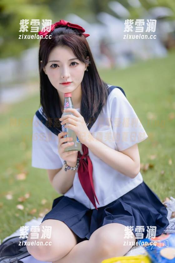 MFStar模范学院 - 轻松享受福利！lingyu69泳池写真记录最美的夏日时光