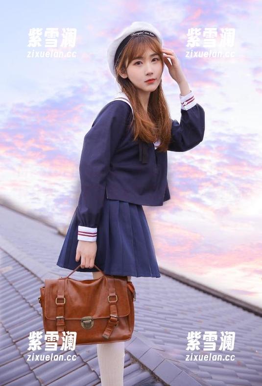 MFStar模范学院 - 艾莉Evelyn浴室写真分享：提前在网盘中发现她不为人知的柔美一面