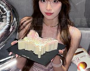 MTMeng模特联盟 – 独家分享李李七七喜喜婚纱原图，揭开她作品背后的灵感与创意！