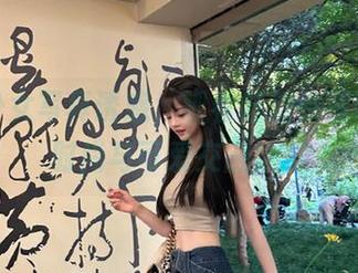 毛衣少女写真诱惑，观看喵糖映画带来的时尚与可爱交融之美