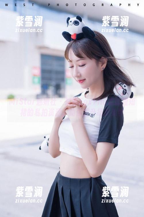 MiStar魅妍社-FoxYini孟狐狸 MiStar魅妍社 - 解锁FoxYini孟狐狸短裙的私拍资源,助你提升摄影美学