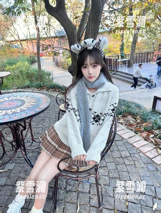 TouTiao头条女神-冯雪娇 TouTiao头条女神 - 定制旗袍,冯雪娇用作品讲述每个女性的独特故事与风格