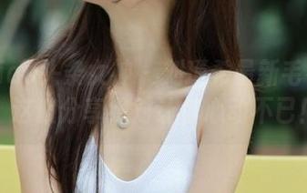 TouTiao头条女神 – 刘瑾希最新毛衣写真，这波分享绝对让你心动不已！
