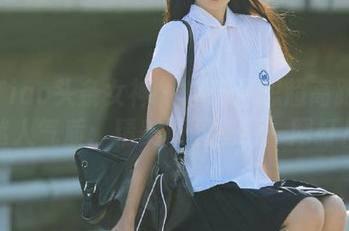 TouTiao头条女神 – 感受周思超高跟鞋的迷人气质：精美原图壁纸一网打尽