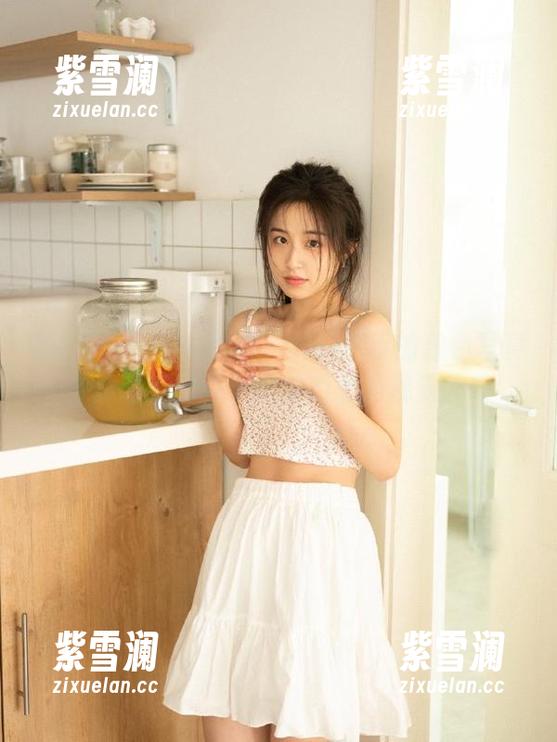TouTiao头条女神 - 神琦泽步的粉色写真合集：一场关于美与幻想的视觉盛宴