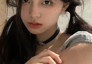TouTiao头条女神 – 最新艾小青写真分享：狗宝宝的freestyle原图，带你走进萌物世界！