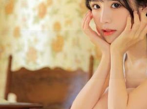 UGirls尤果网 – 在海边的私拍图集中，乔依琳展现出夏日的无尽魅力