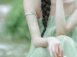 UGirls尤果网 – 这个秋天，乔依琳肉丝写真在最新图库中绽放出夺目光彩