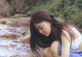 UGirls尤果网 – 青春纪念册：乔依琳的校服私拍图集尽显校园魅力