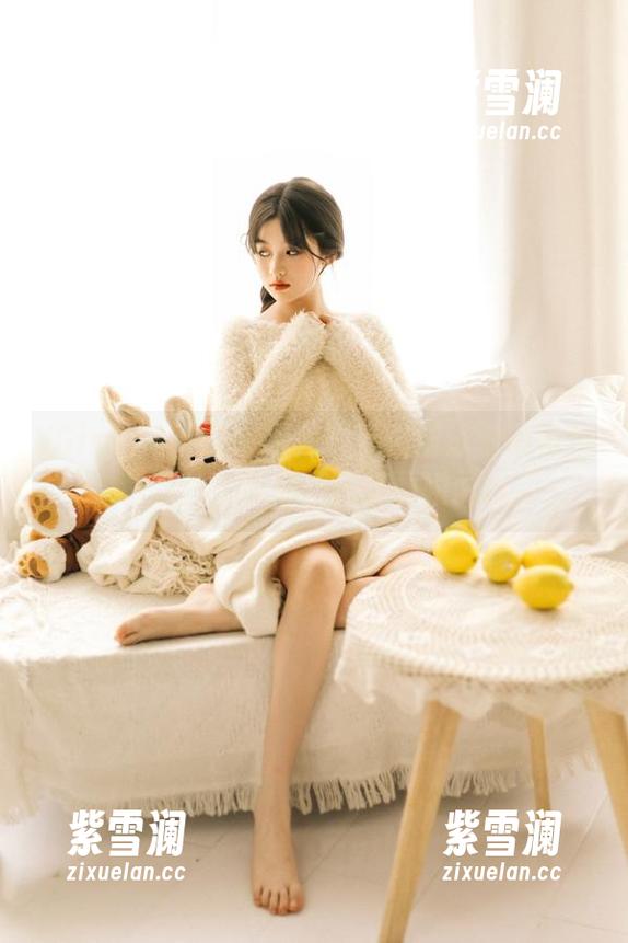 UGirls尤果网-乔依琳 UGirls尤果网 - 探秘!乔依琳泳池写真福利图片,带你领略美丽瞬间!