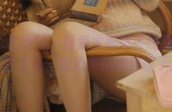 UGirls尤果网 – 探索尤娜娜在线高清灰丝写真之美，连心灵都被俘获了！