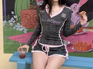 UGirls尤果网 – 在灰丝的世界里，王尔琳带你一起发现那些不为人知的美图与照片