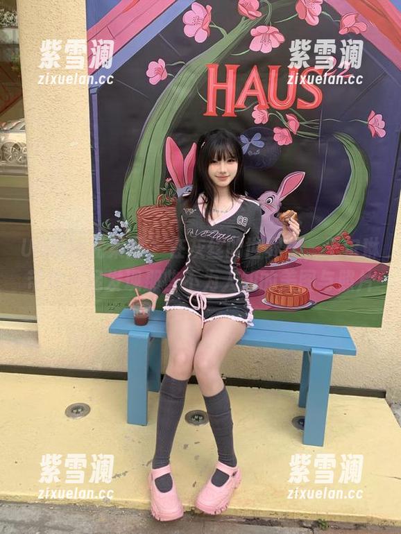 UGirls尤果网-王尔琳 UGirls尤果网 - 在灰丝的世界里,王尔琳带你一起发现那些不为人知的美图与照片