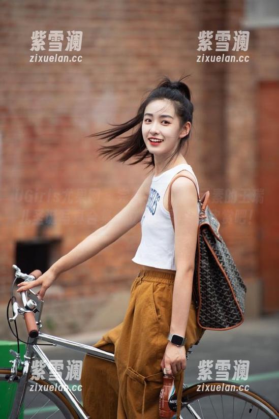 UGirls尤果网-王瑞儿 UGirls尤果网 - 完美融合节日元素的王瑞儿圣诞写真合集,立即免费下载欣赏吧!