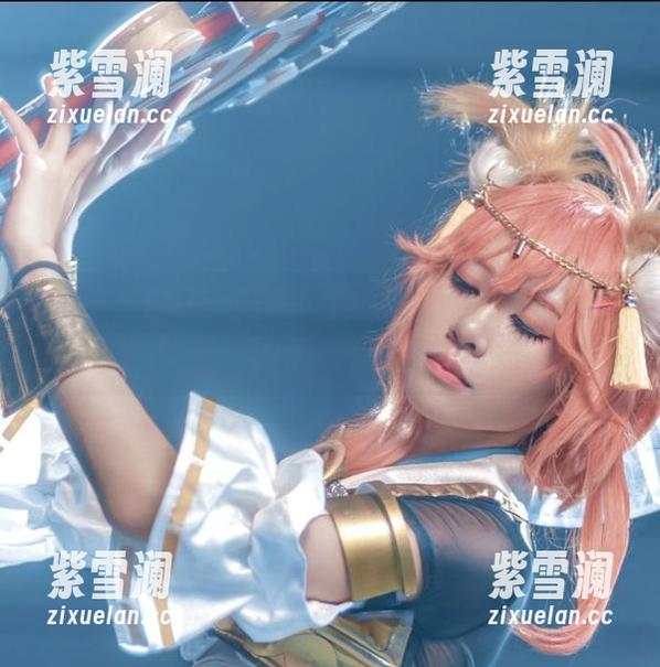 Uki雨季 图包里的Uki雨季:靡烟旗袍以自嘲让美丽更具深度