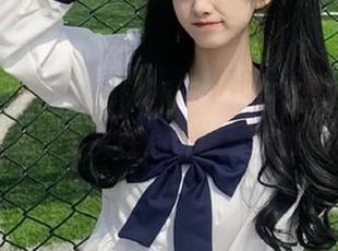 XIAOYU语画界 – 小尤奈牛仔裤系列套图，捕捉都市女性的自信与优雅气息。