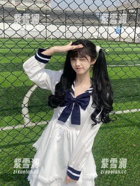 XIAOYU语画界-小尤奈 XIAOYU语画界 - 小尤奈牛仔裤系列套图,捕捉都市女性的自信与优雅气息。