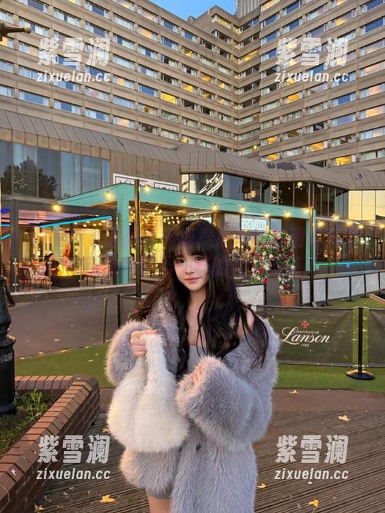 XIAOYU语画界 - 杨晨晨灰丝高清写真展，带你领略不一样的视觉美感！