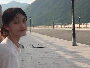 XINGYAN星颜社 – 高清图集分享：林熙儿穿搭短裤，时尚博主完美演绎街头风