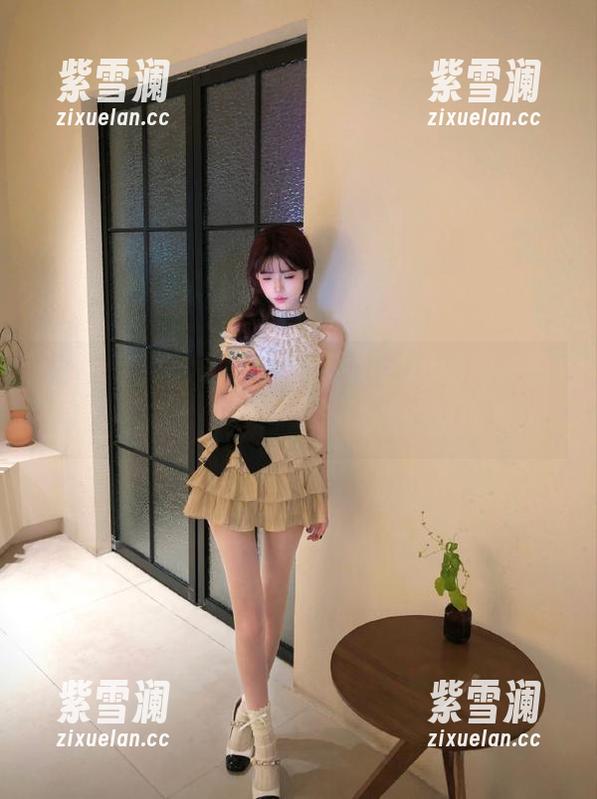 Xiuren秀人网 - 在七米baby的网袜图片作品中，探寻自信与优雅的时尚表达