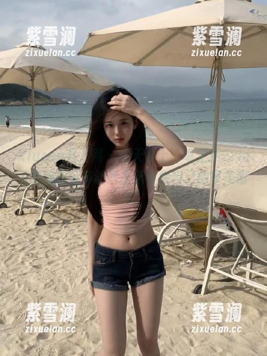 Xiuren秀人网 - 在天台上，卓芷伊EricA的美图分享让我重新审视自己的审美眼光！