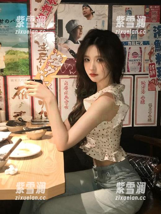 Xiuren秀人网 - 黑色之美，叶籽亿的写真集，分享那些令人惊艳的黑色瞬间，感受不同的艺术气息。