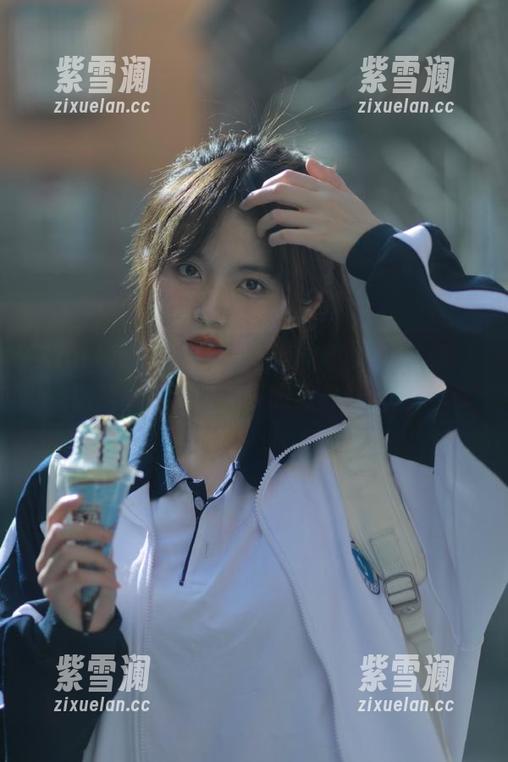 Xiuren秀人网-周井空 Xiuren秀人网 - 周井空全套户外写真,图片展现了阳光下的青春与活力!