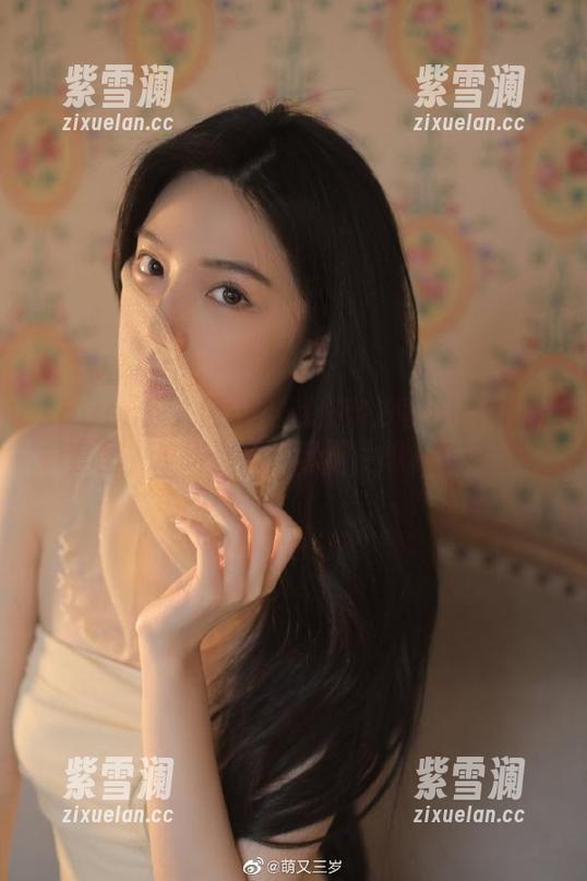 Xiuren秀人网 – 这就是奈汐酱nice的眼镜套图，连摄影师都忍不住想多拍几张！