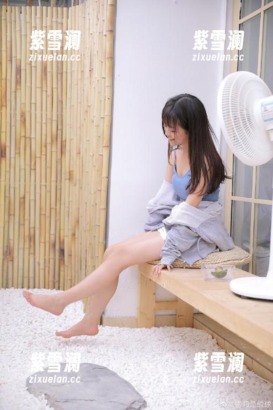 Xiuren秀人网 - 透过镜头看安然maleah：精彩透明写真合集带你走进她的世界