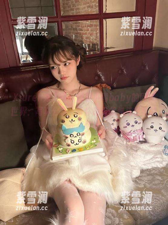 Xiuren秀人网 - 探索小雨baby的网袜世界：写真分享，带你感受优雅与性感的完美结合