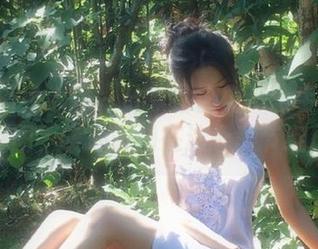 Xiuren秀人网 – 分享徐微微mia毛衣写真原图，暖心时尚在这个季节绽放