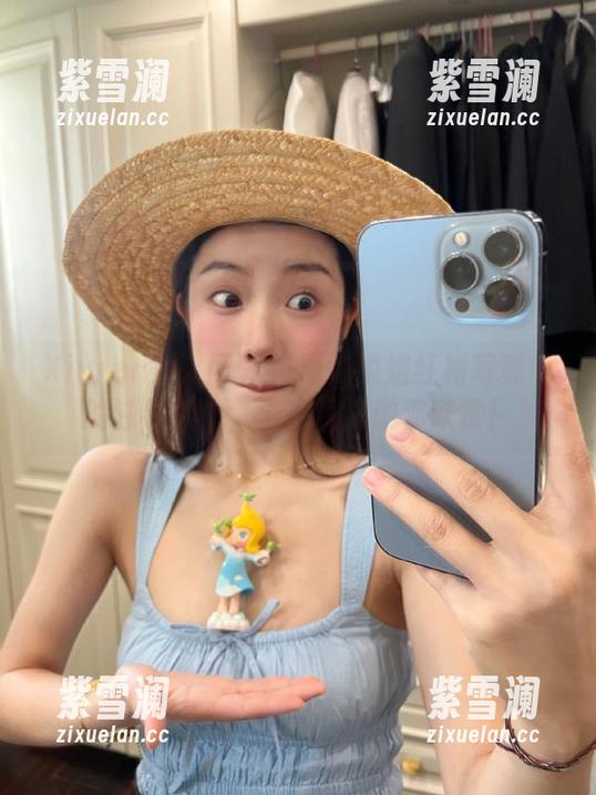 Xiuren秀人网-悦悦姐 Xiuren秀人网 - 发现悦悦姐红裙写真中的独特魅力,丰富资源邀你欣赏!