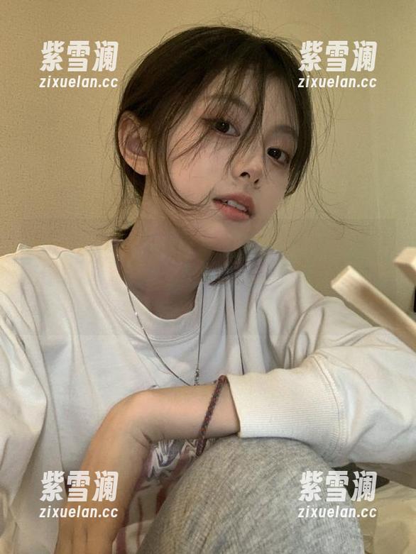 Xiuren秀人网-星星baby Xiuren秀人网 - 当星星baby邂逅光影:揭开“秘书”写真全集的神秘面纱,记录每一刻的芬芳时光