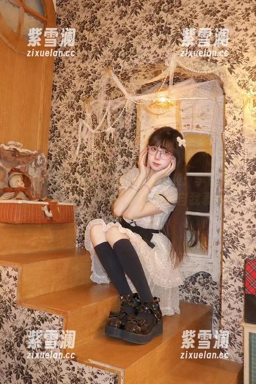 Xiuren秀人网 - 福利劲爆来袭：李昔雨内衣写真作品，展现女性魅力和自我表达！