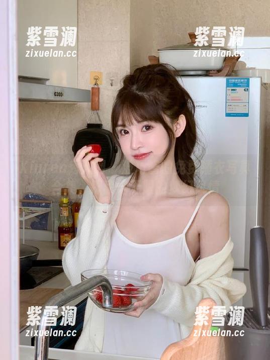 Xiuren秀人网 - 波巧酱的免费睡衣写真合集，探索她无限的梦幻风情