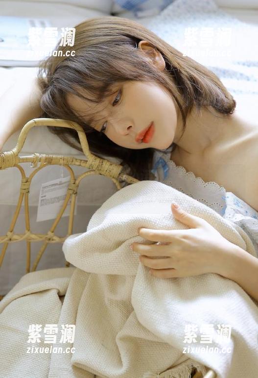 Xiuren秀人网-熊小诺 Xiuren秀人网 - 熊小诺的连衣裙全套写真,展现自信魅力的每一个角度