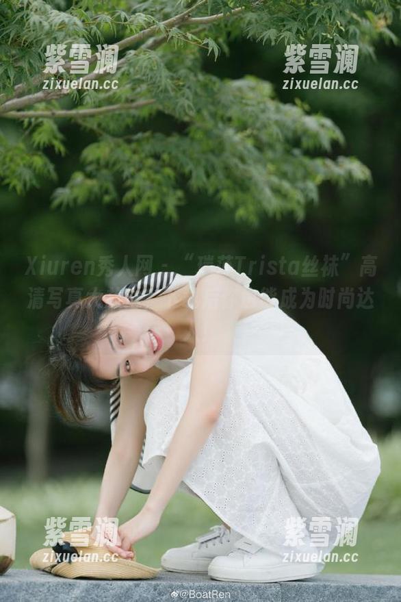 Xiuren秀人网 - “瑞莎Trista丝袜”高清写真大放送，下载后你也能成为时尚达人！