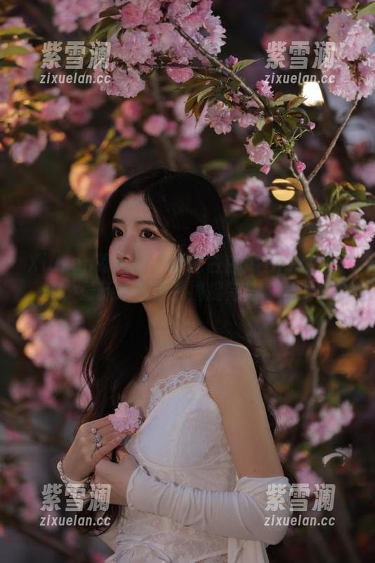 Xiuren秀人网-白白Alina Xiuren秀人网 - 走进白白Alina的世界,最新瑜伽照片捕捉完美瞬间!