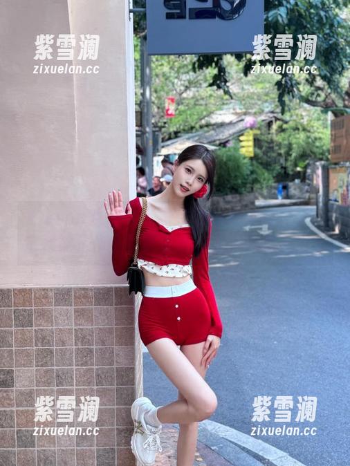Xiuren秀人网-糖豆sisi Xiuren秀人网 - 糖豆sisi带来的灵感:定制裸足作品融入生活与艺术的完美结合