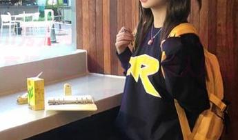 Xiuren秀人网 – 原图解析：还是陈梵妮灰丝写真福利合集，带你深入她的时尚世界！