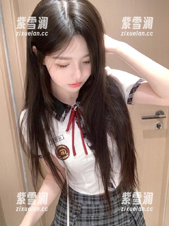 Xiuren秀人网-顾乔楠Cora Xiuren秀人网 - 不容错过的顾乔楠Cora美脚写真,壁纸界的绝对焦点!