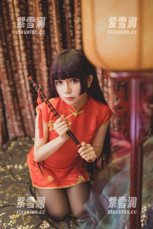 Yoko宅夏 Yoko宅夏的红色格子,为你准备了独家写真合集,速来下载!