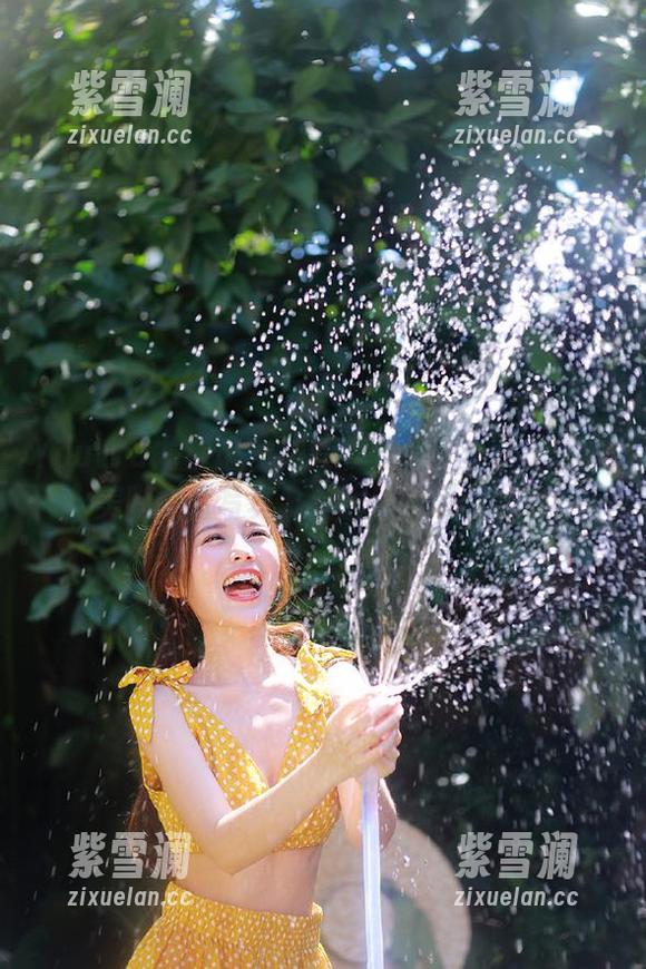 YouWu尤物馆-艾小青 YouWu尤物馆 - 独特视角下的艾小青黑丝美腿翘臀写真,精彩图包等你收藏