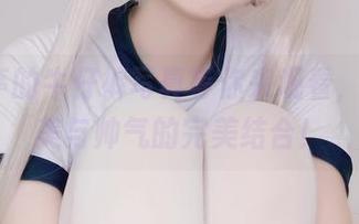Yuki亭的牛仔裤写真等你来观看，感受甜美与帅气的完美结合！