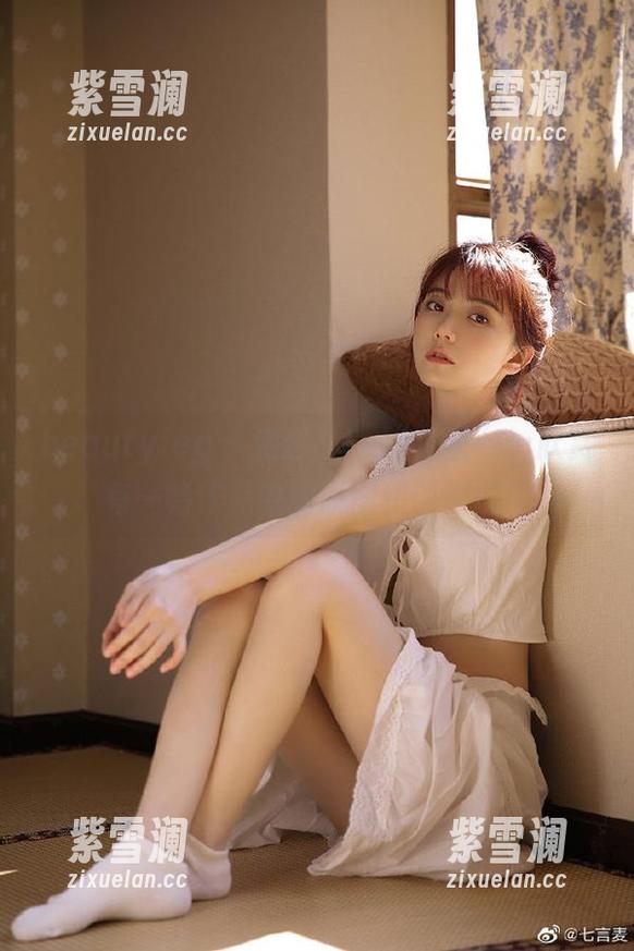 beautyleg-Lola beautyleg - 走进“Lola浴室”,欣赏每一幅作品中的原图和创作过程