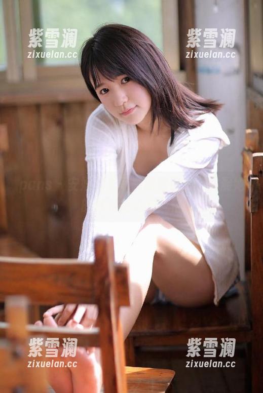 pans-安妮 pans - 安妮皮衣写真原图资源,尽展她的独特魅力与风格